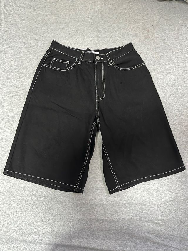 Bershka Shorts Vaqueros Blanco/Negro