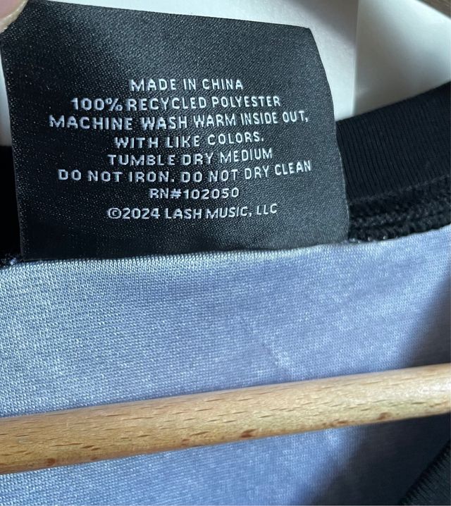 Camiseta Oficial Billie Eilish Hit Me Hard and Sof