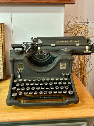 Máquina de escribir Hispano Olivetti M40