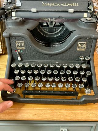 Máquina de escribir Hispano Olivetti M40