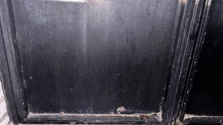 Puerta de entrada grande o cochera