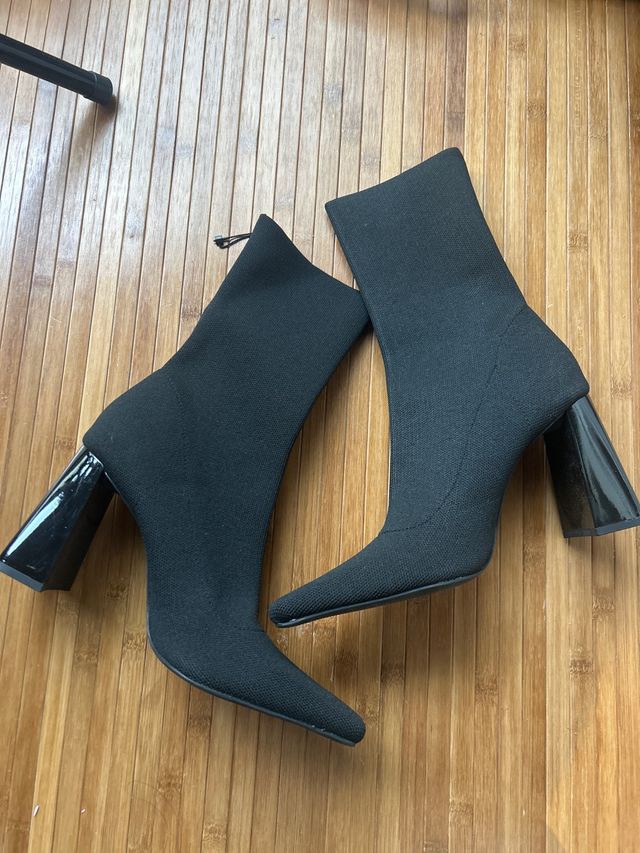 Botines tacón grueso negro