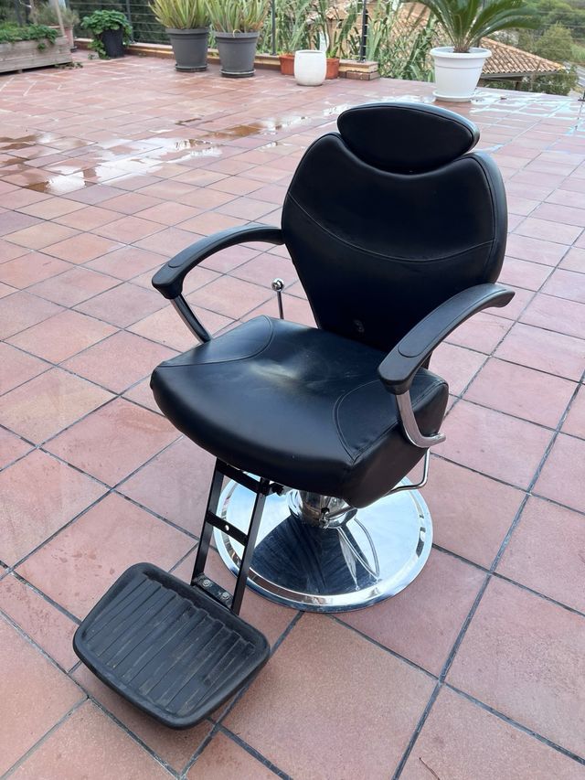 Silla de peluquería profesional negra