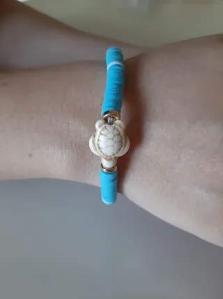 Bracciale elastico turchese con tartaruga