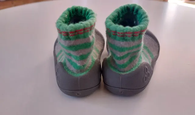 Zapatos Attipas bebé cara divertida