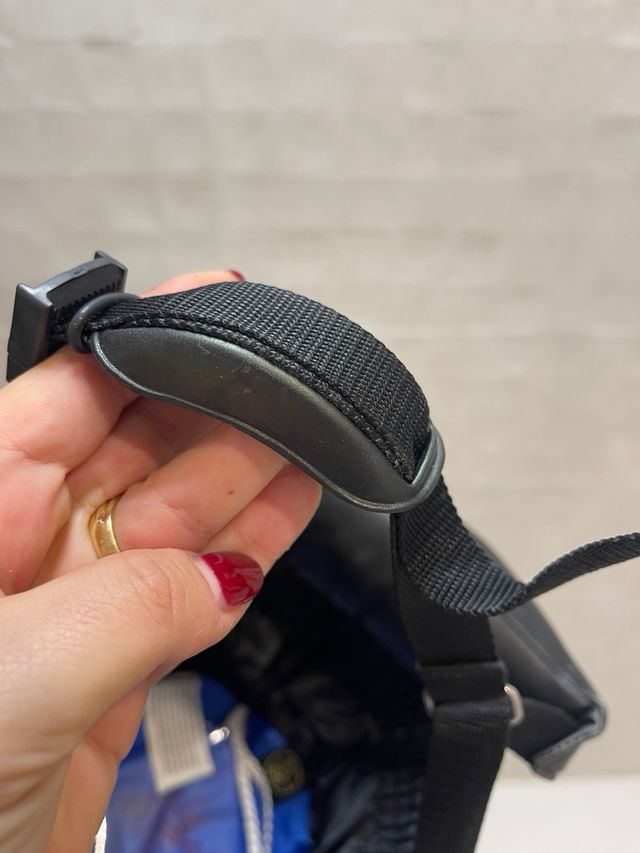 Casco de equitación negro con protector de nuca