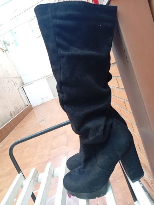 Botas altas negras