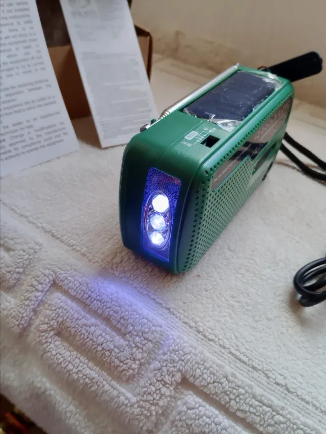 Radio solar sin pilas, placa solar