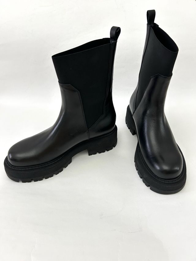 Nuovi Stivaletti donna vera pelle n.40