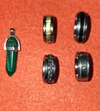 Lote Anillos y Colgante Malaquita