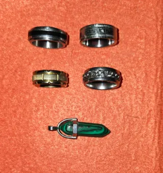 Lote Anillos y Colgante Malaquita