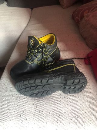 Botas de seguridad Be work negras y amarillas