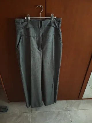Pantalón de vestir gris talle alto mujer