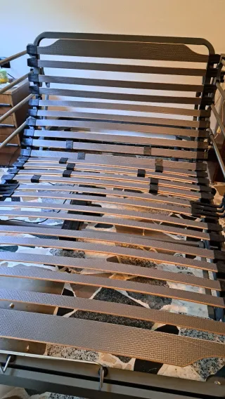 Cama auxiliar con barandillas y colchón