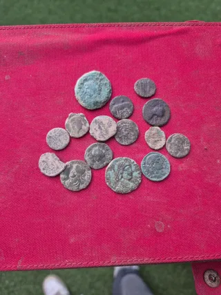 Lote de monedas romanas antiguas