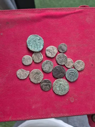 Lote de monedas romanas antiguas