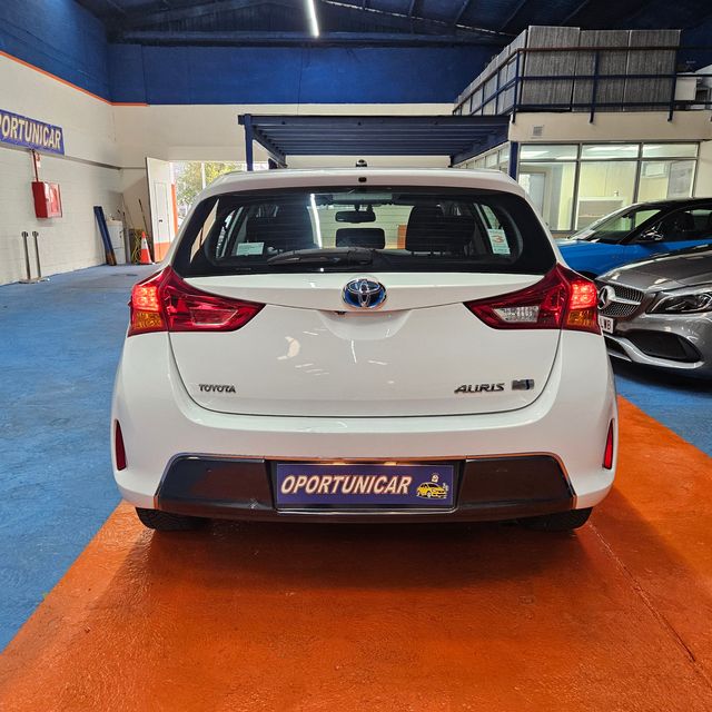 TOYOTA Auris Hybrid Advance