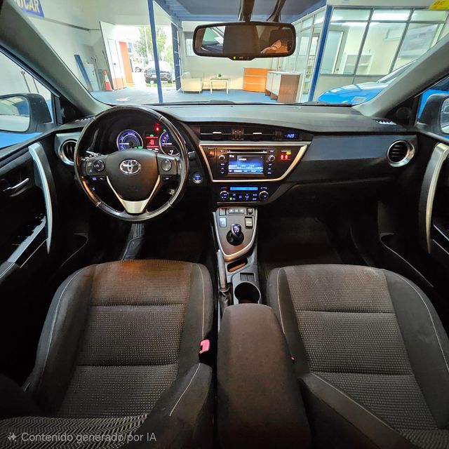 TOYOTA Auris Hybrid Advance