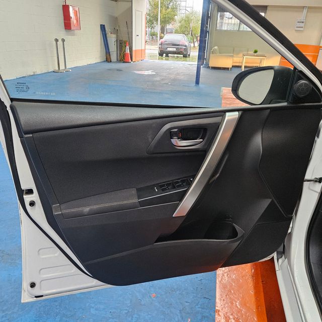 TOYOTA Auris Hybrid Advance