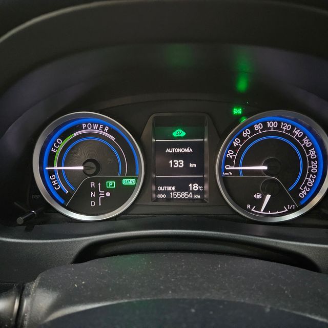 TOYOTA Auris Hybrid Advance