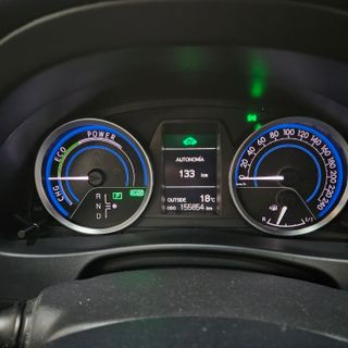 TOYOTA Auris Hybrid Advance