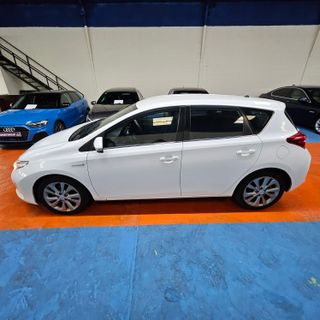 TOYOTA Auris Hybrid Advance