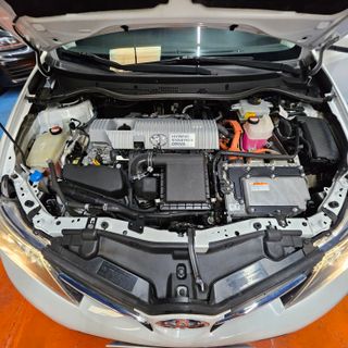 TOYOTA Auris Hybrid Advance