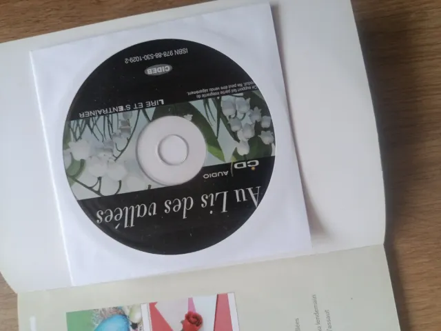 Au Lis Des Vallees [With CD (Audio)] (Lire Et S...