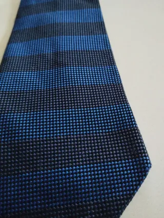 Corbata French Connection 100% Seda Azul/Negro