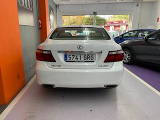 Lexus LS 460