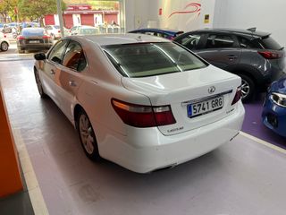 Lexus LS 460