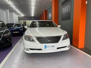 Lexus LS 460