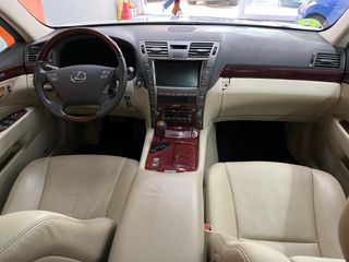 Lexus LS 460