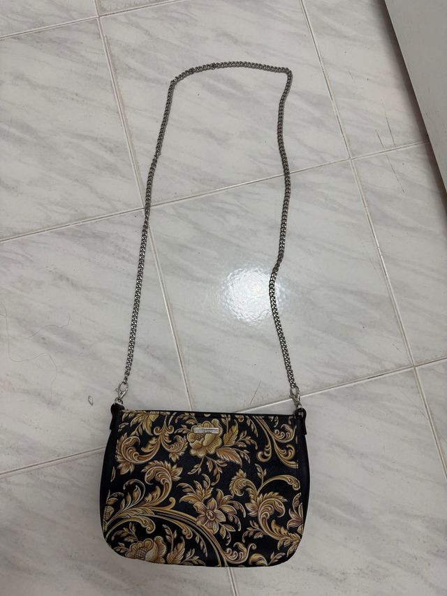 Borsa Alviero Rodriguez nera con oro