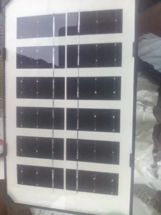 Foco Solar LED con Panel y Mando