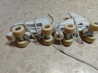 Patines 4 ruedas blancos con protecciones número35