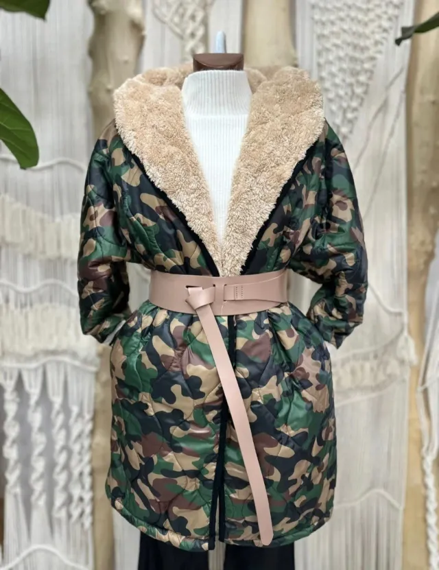 Giubbotto imbottito camouflage con fodera in pile