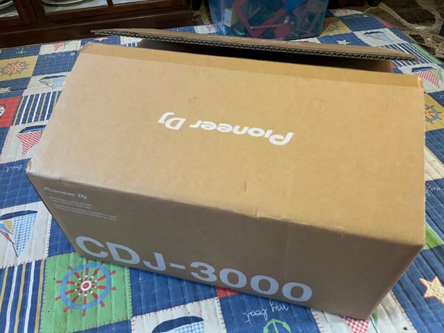 Caja y manual Pioneer CDJ-3000