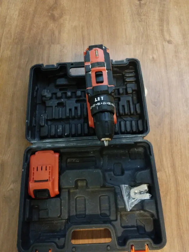 Taladro Faxamol con maletín y baterías