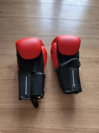 Guantes y vendas boxeo rojos 8 oz