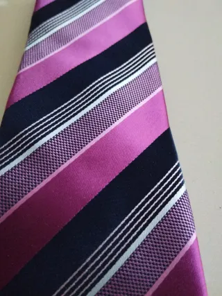 Corbata Next Rayas Rosa y Negra
