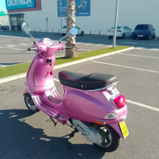 Piaggio Vespa LX 50 Rosa