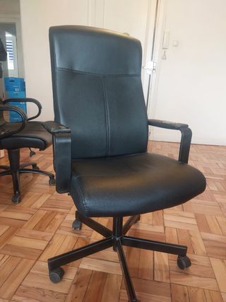 Poltrone da ufficio in pelle nera