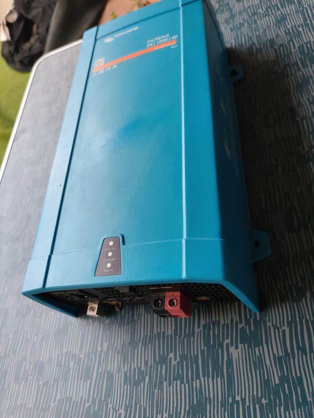 Inversor Victron Multiplus 24/1600/40