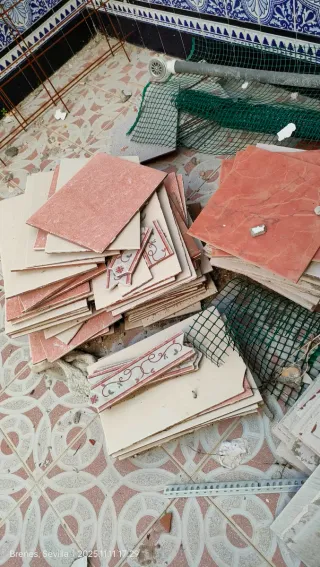 Azulejos de cerámica y baldosas