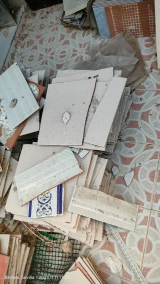 Azulejos de cerámica y baldosas