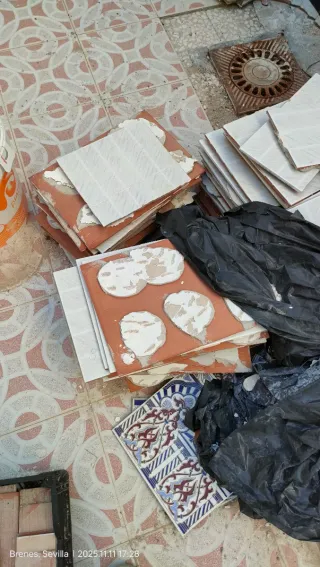 Azulejos de cerámica y baldosas