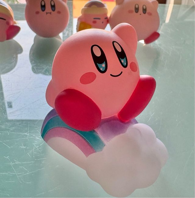muñeco peluche figura Kirby arcoíris