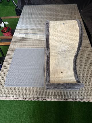 Rascador para gatos con rampa