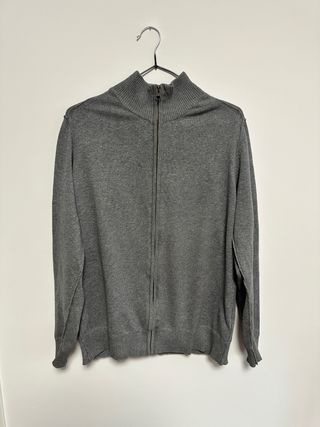 Sudadera gris con cremallera cuello redondo Zara